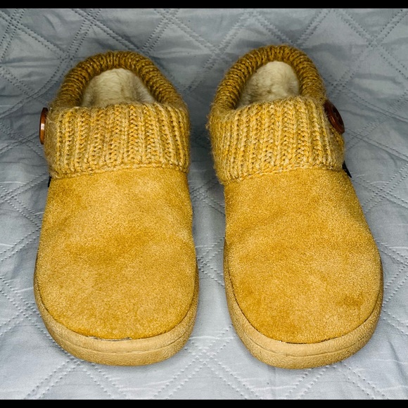Cabela's Shoes Cabelas Tan Suede Shearling Lined Low Back Slipper